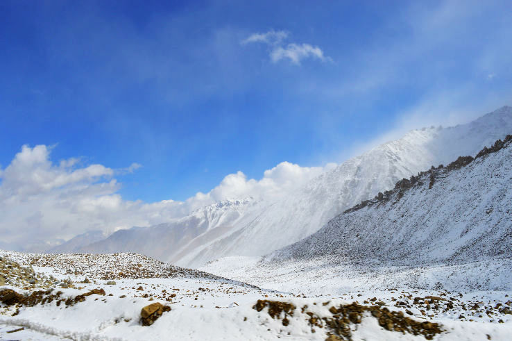 Snowfall-in-india-at-Khar-Dung-La-ladakh