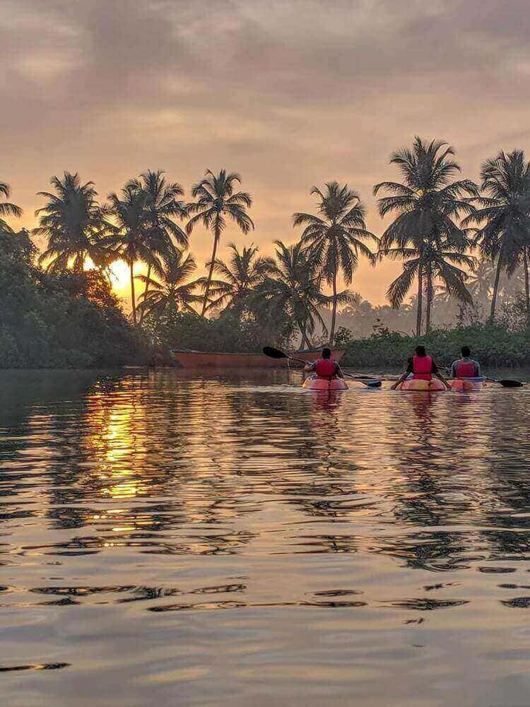 sunrise-on-kayak-river-shambhavi 