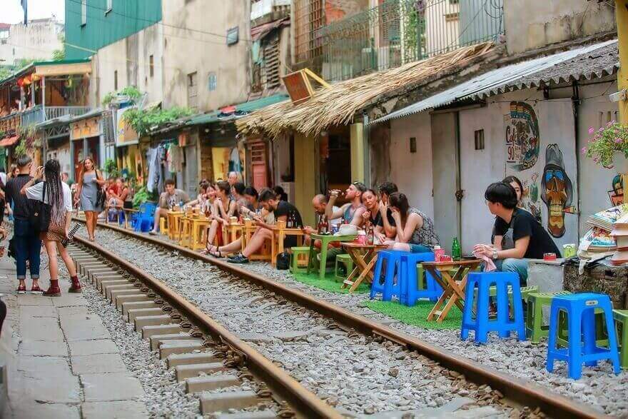 hanoi trait street cafes 