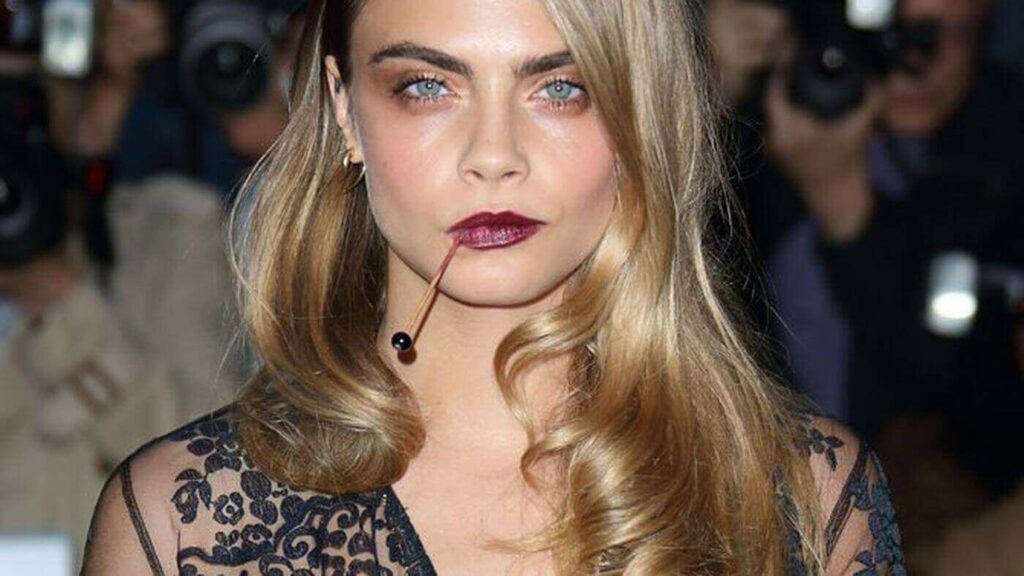 cara-delevingne-toothpick-in-mouth-style